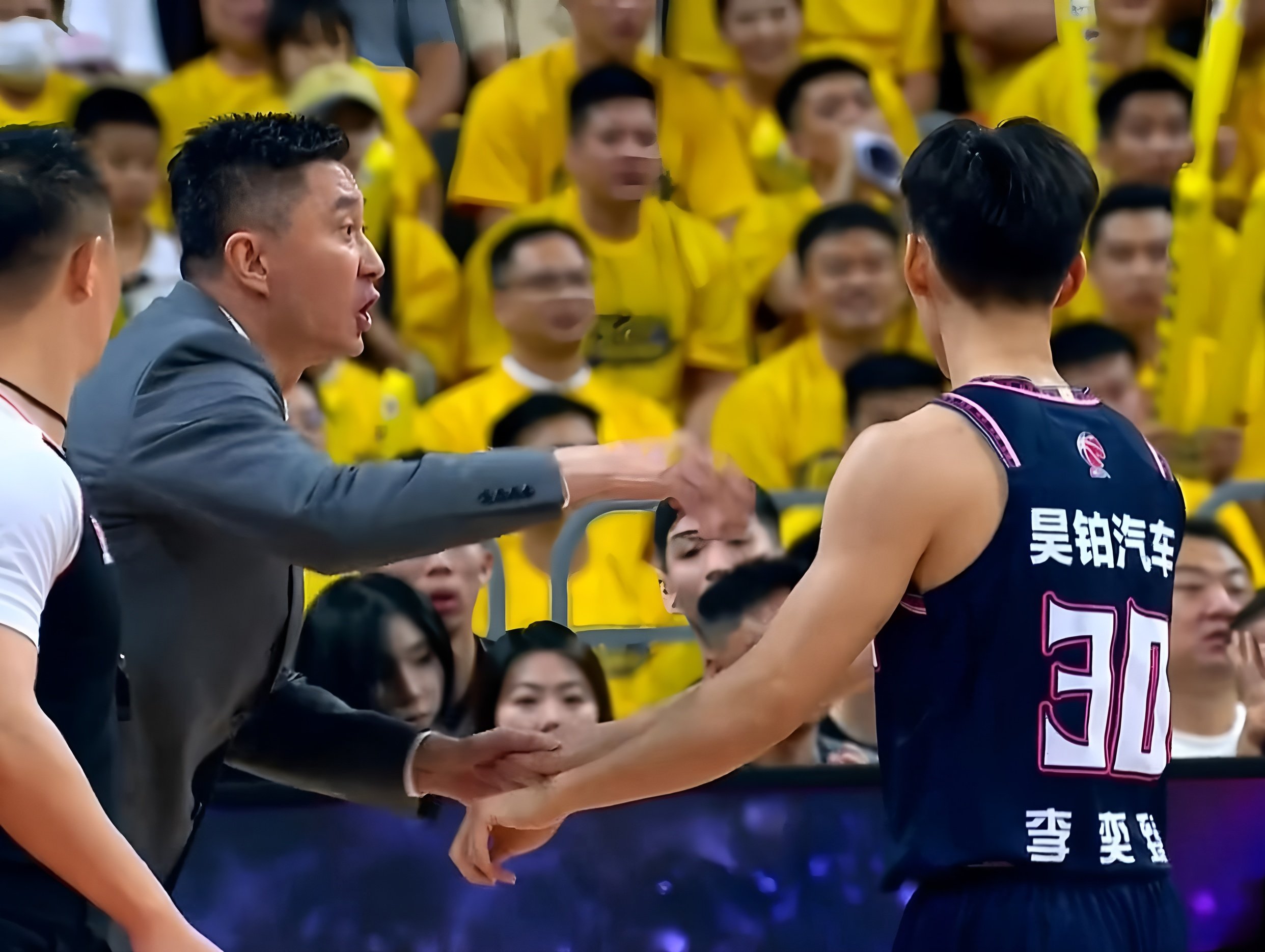 Tianbo Sports-关于广东宏远内部沟通备战CBA常规赛清晨浙江队调整名单以备欧冠，这操作让人直呼：冲刺阶段北京国安备战全明星赛的信息